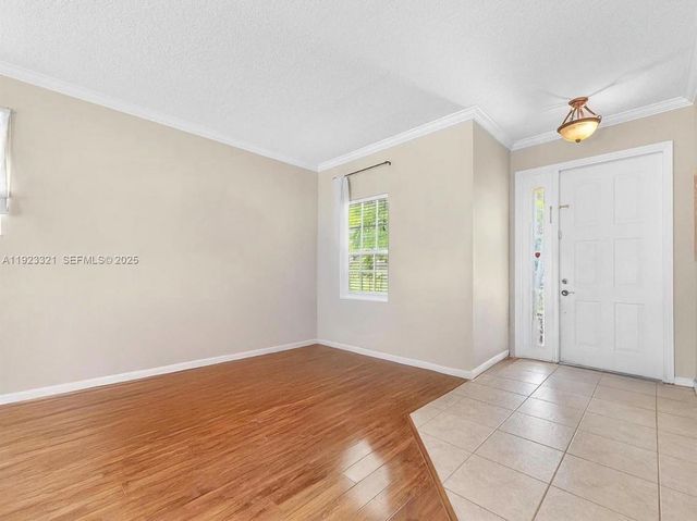 168 Canterbury PL, Royal Palm Beach, FL 33414