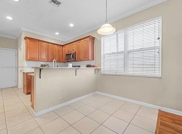 168 Canterbury PL, Royal Palm Beach, FL 33414