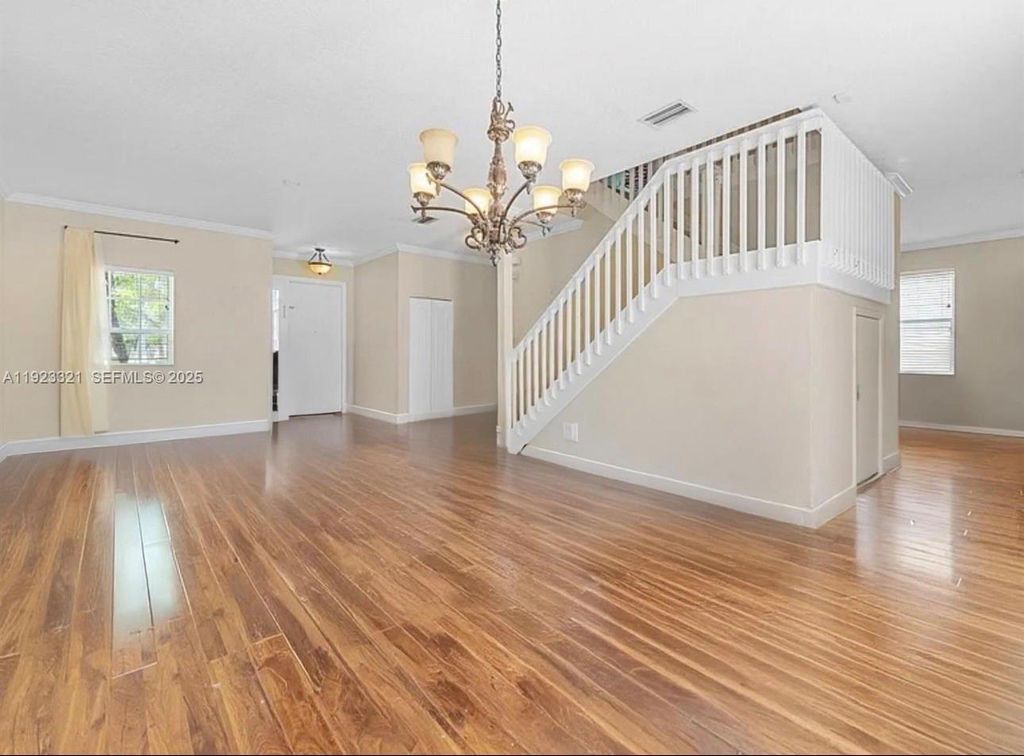 168 Canterbury PL, Royal Palm Beach, FL 33414