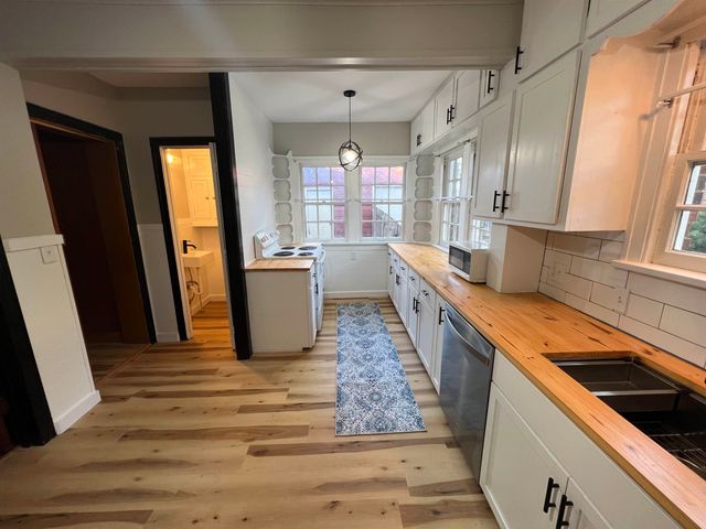 3922 E Willow St, Wichita, KS 67218