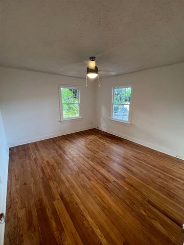 3922 E Willow St, Wichita, KS 67218