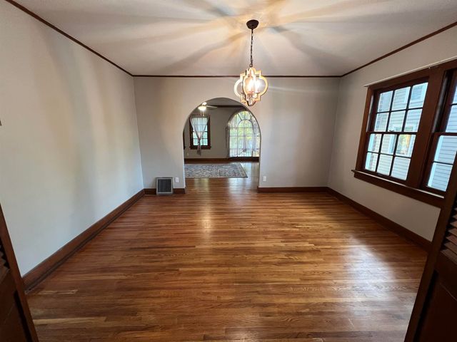 3922 E Willow St, Wichita, KS 67218