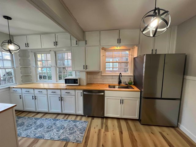 3922 E Willow St, Wichita, KS 67218