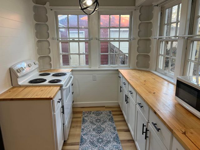 3922 E Willow St, Wichita, KS 67218