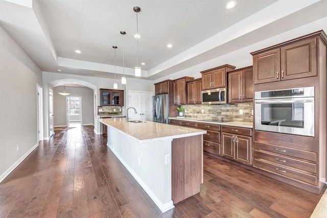 210 N BEDFORD ROAD, Green Bay, WI 54311