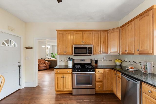 8 Cliff St, Malden, MA 02148
