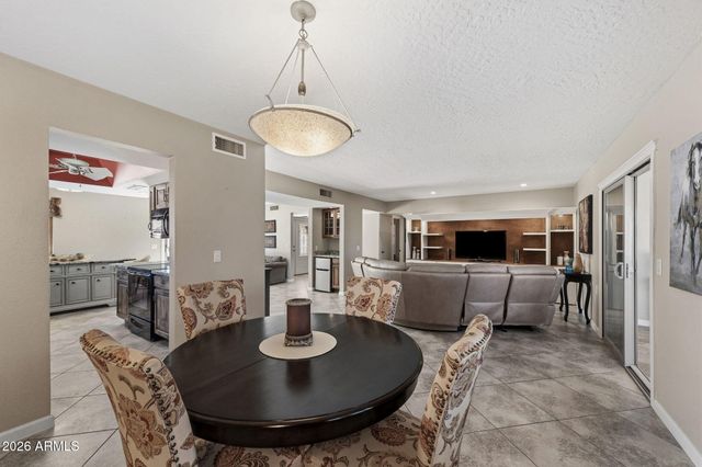 727 LEISURE WORLD --, Mesa, AZ 85206