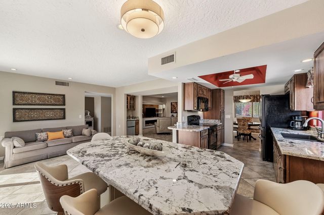 727 LEISURE WORLD --, Mesa, AZ 85206