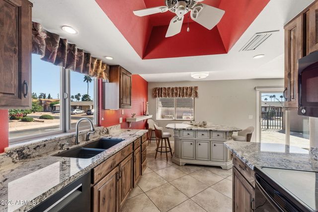 727 LEISURE WORLD --, Mesa, AZ 85206