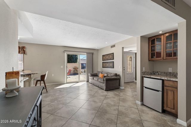 727 LEISURE WORLD --, Mesa, AZ 85206