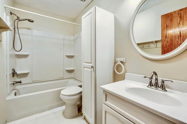9014 Hampshire Avenue N, Brooklyn Park, MN 55445