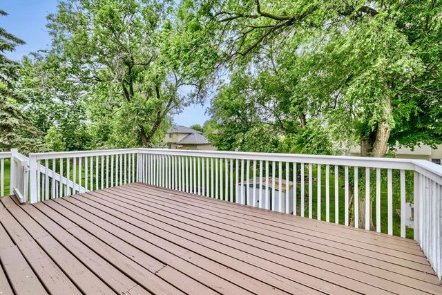9014 Hampshire Avenue N, Brooklyn Park, MN 55445