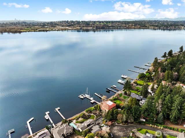 11121 79th Place NE, Kirkland, WA 98034