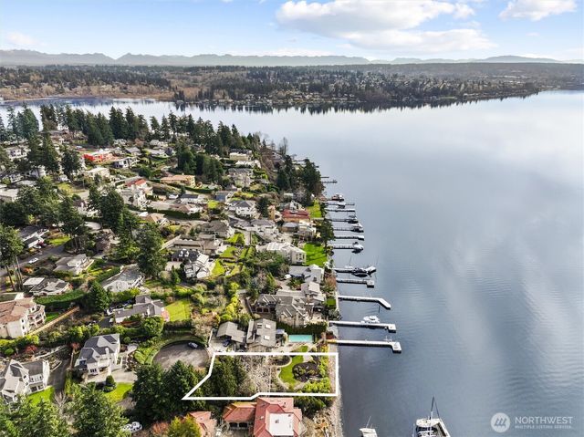 11121 79th Place NE, Kirkland, WA 98034