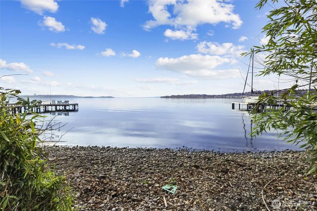 11121 79th Place NE, Kirkland, WA 98034