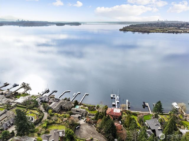 11121 79th Place NE, Kirkland, WA 98034