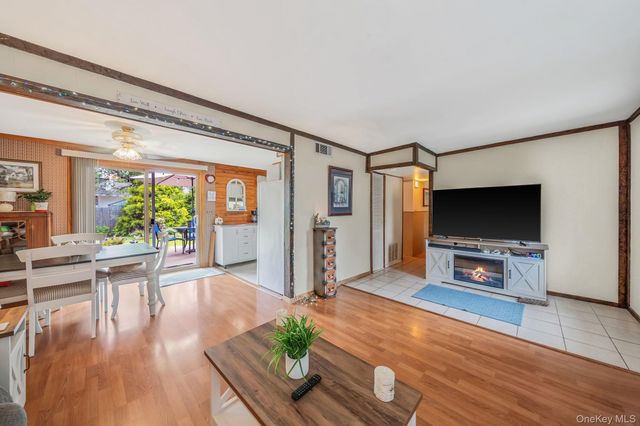 22 Jane Street, Selden, NY 11784