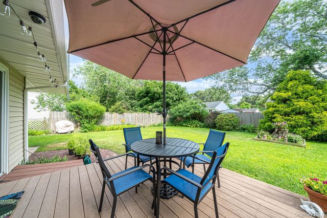22 Jane Street, Selden, NY 11784