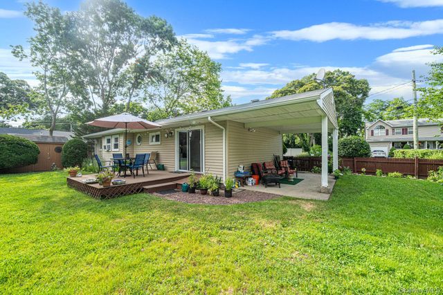 22 Jane Street, Selden, NY 11784
