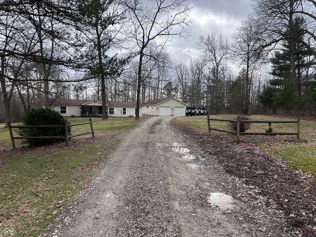 8053 West Lane, Seymour, IN 47274
