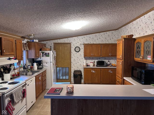 8053 West Lane, Seymour, IN 47274