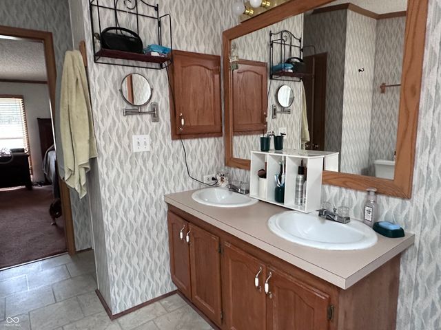 8053 West Lane, Seymour, IN 47274