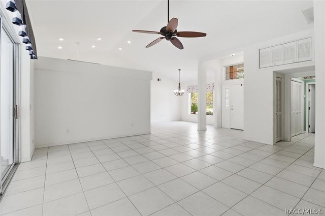13 Bonnie Court N, Homosassa, FL 34446