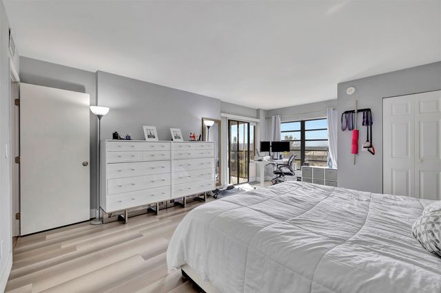 2200 S Cypress Bend Dr 702, Pompano Beach, FL 33069