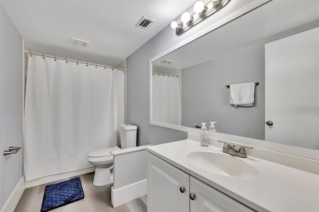 2200 S Cypress Bend Dr 702, Pompano Beach, FL 33069