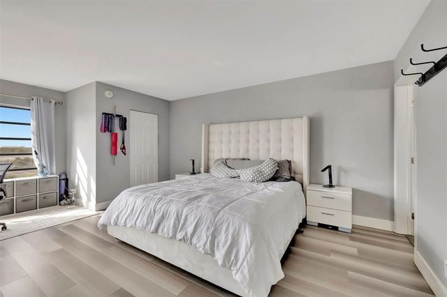 2200 S Cypress Bend Dr 702, Pompano Beach, FL 33069