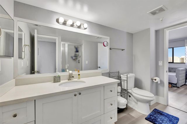 2200 S Cypress Bend Dr 702, Pompano Beach, FL 33069