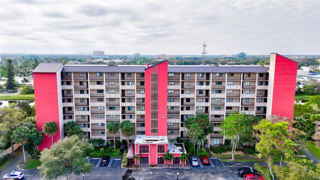 2200 S Cypress Bend Dr 702, Pompano Beach, FL 33069