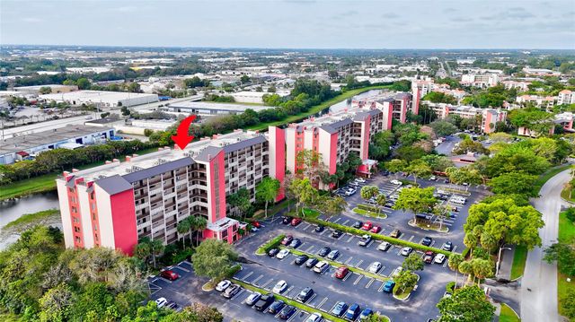2200 S Cypress Bend Dr 702, Pompano Beach, FL 33069