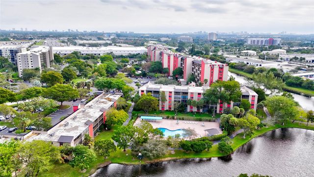 2200 S Cypress Bend Dr 702, Pompano Beach, FL 33069