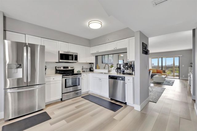 2200 S Cypress Bend Dr 702, Pompano Beach, FL 33069