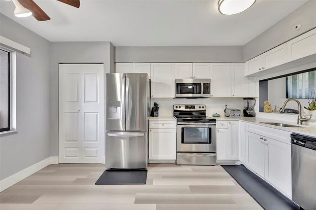 2200 S Cypress Bend Dr 702, Pompano Beach, FL 33069