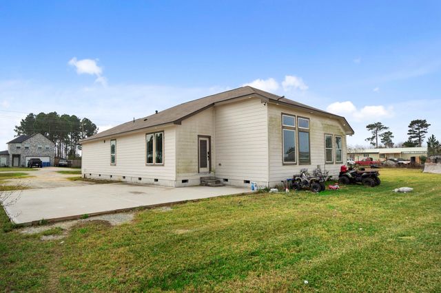 1294 County Road 5100, Cleveland, TX 77327