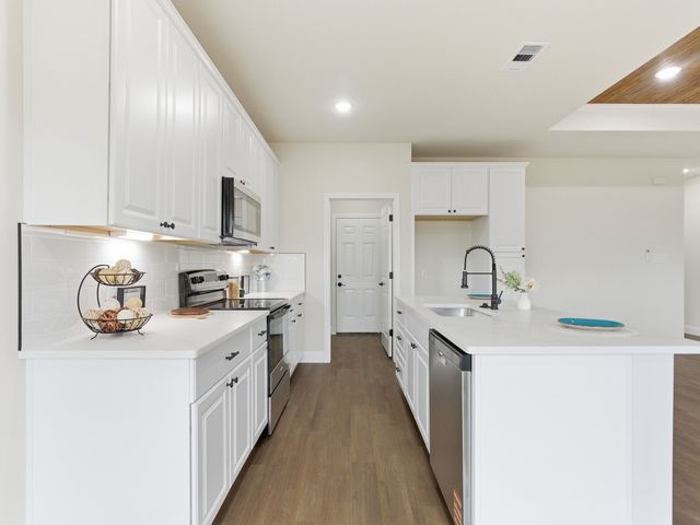 2211 Woodcrest Trail, Granbury, TX 76048