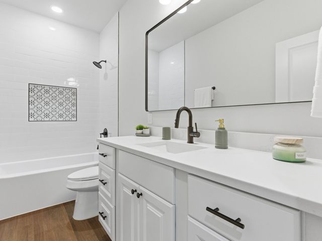 2211 Woodcrest Trail, Granbury, TX 76048