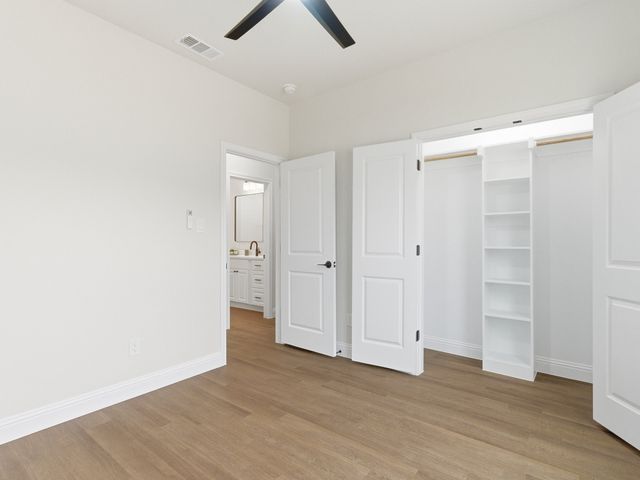 2211 Woodcrest Trail, Granbury, TX 76048