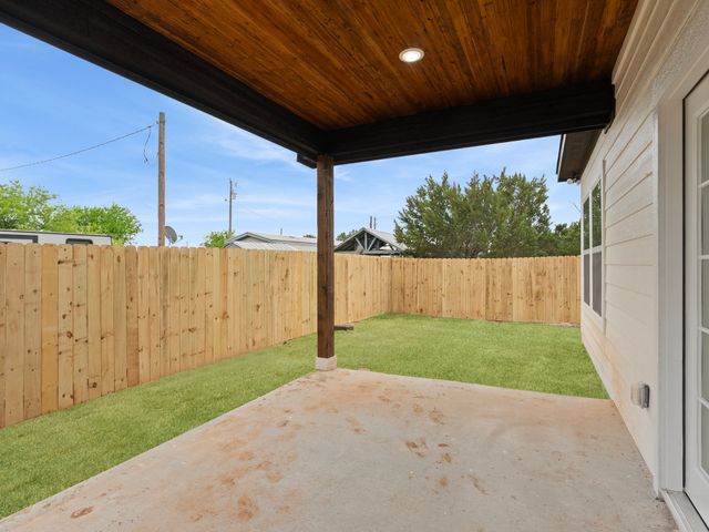 2211 Woodcrest Trail, Granbury, TX 76048
