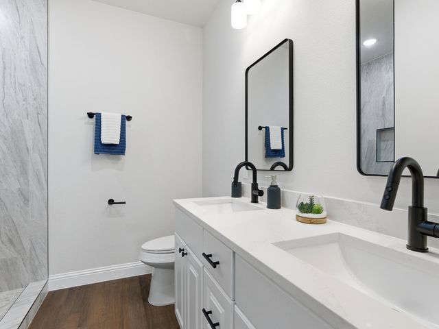 2211 Woodcrest Trail, Granbury, TX 76048