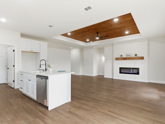 2211 Woodcrest Trail, Granbury, TX 76048