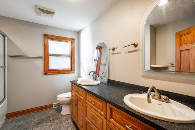 N39W6631 Jackson STREET, Cedarburg, WI 53012