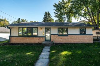 N39W6631 Jackson STREET, Cedarburg, WI 53012