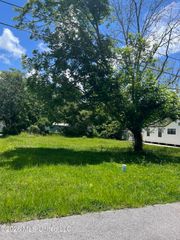 408 Russell Avenue, Ocean Springs, MS 39564