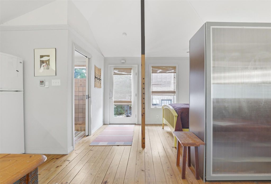 101 W 33rd ST B, Austin, TX 78705