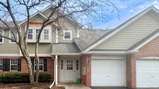 225 Columbia Court 6, Schaumburg, IL 60193