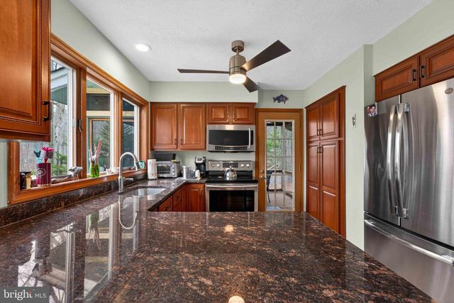 273 PARTRIDGE DR, Pocono Lake, PA 18347