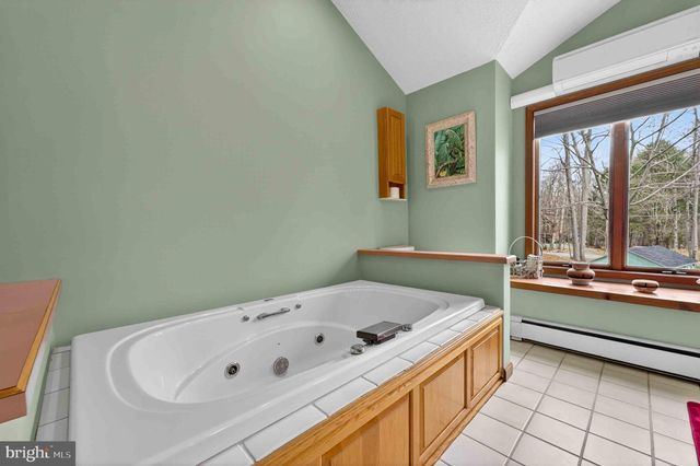 273 PARTRIDGE DR, Pocono Lake, PA 18347